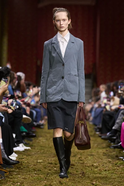 Look 17